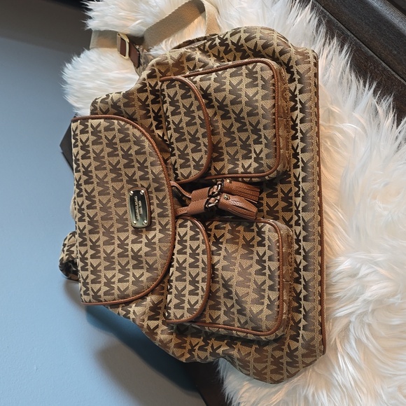 Michael Kors Handbags - Michael Kors Harrison Large Backpack Tan & Brown